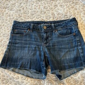 American Eagle Blue Jean Shorts Cuffed Hem Stretchy Women’s Size 10